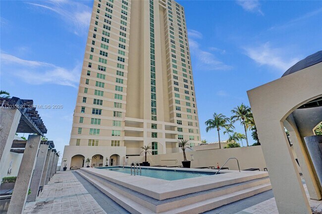 Building Photo - 800 Claughton Island Dr