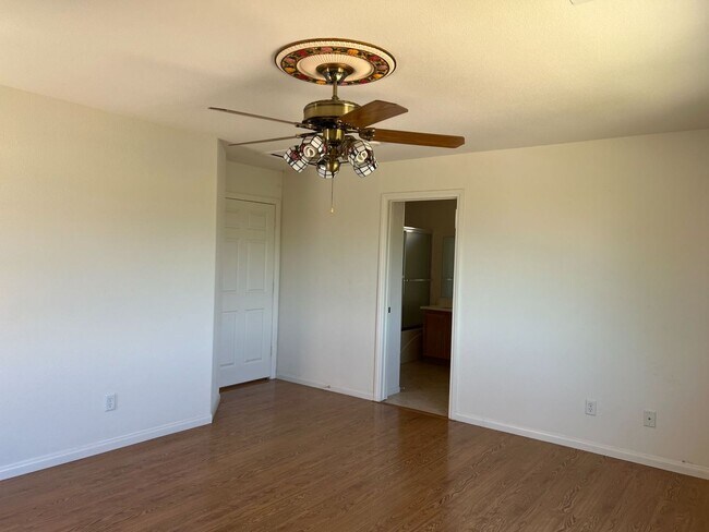 Building Photo - Summerlin North