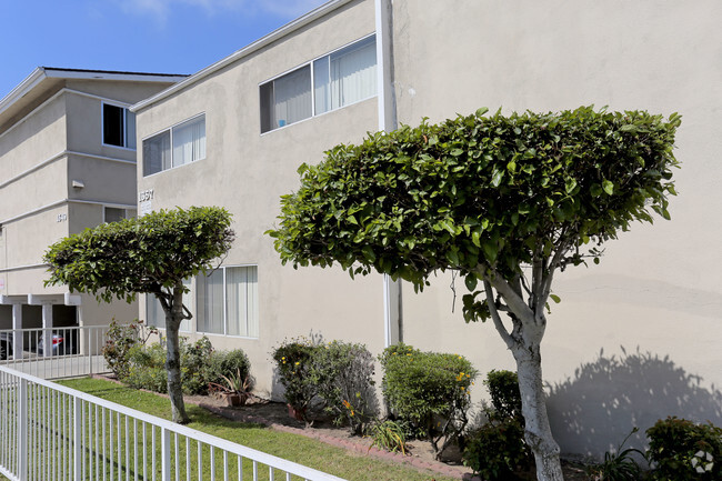 Building Photo - Westland @ Dawson