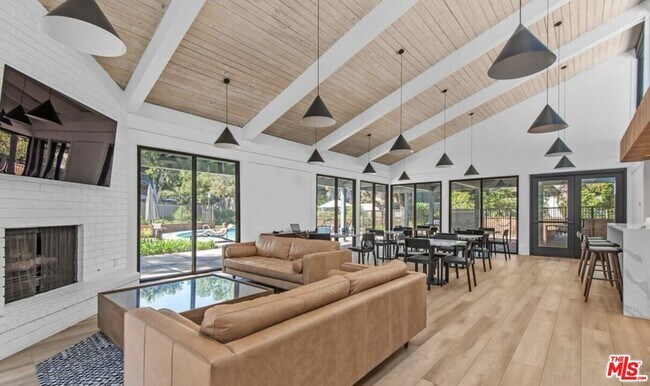 Building Photo - 4350 Glencoe Ave