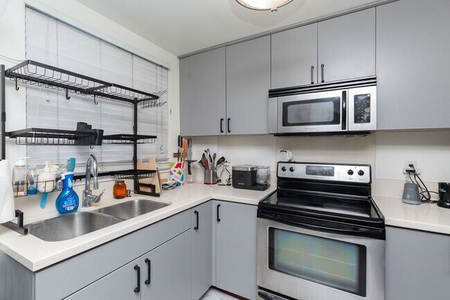 Building Photo - $500.00 OFF MOVE IN !!! NORTH PARK AT ITS ...