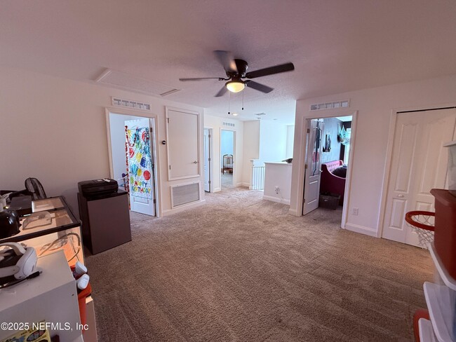 Building Photo - 2563 Lantana Ln