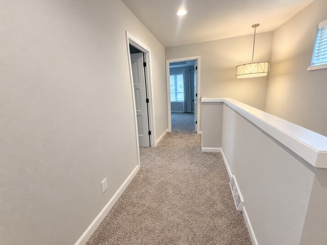 Building Photo - 5904 Minong Ln