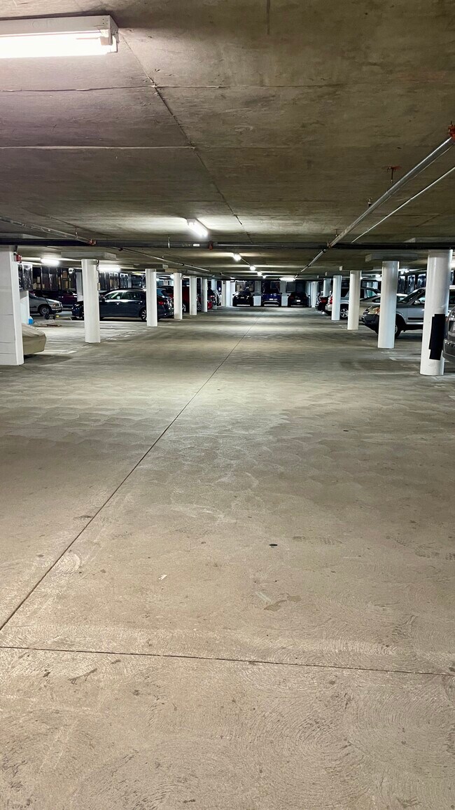 Building Photo - 2255 Showers Dr