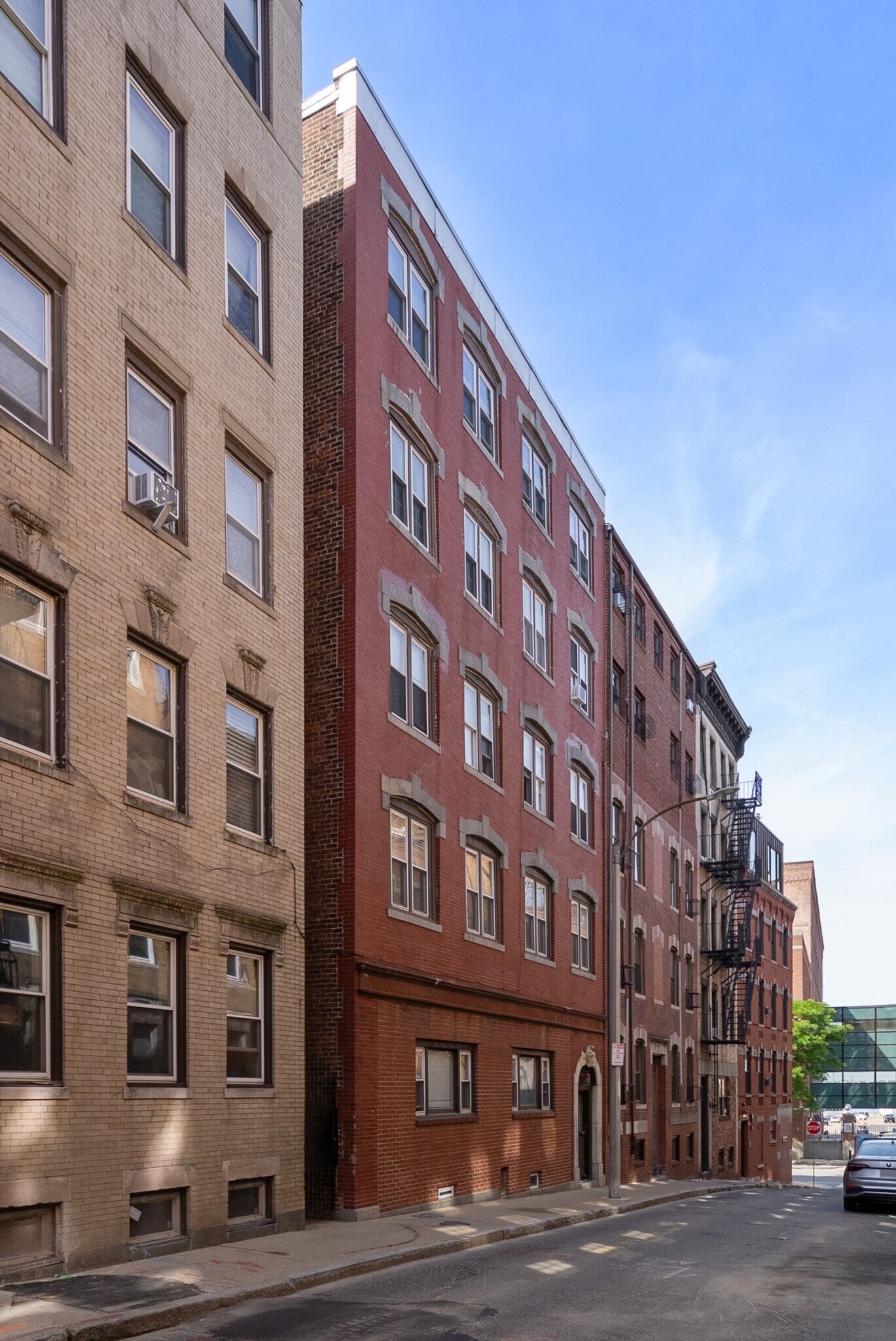 Building Photo - 16 Henchman St