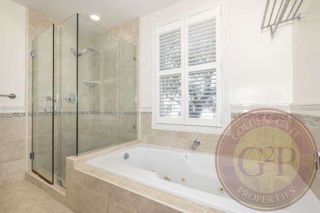 Building Photo - Noe Valley - 4 BR, 3 BA Condo 2,326 Sq. Ft...