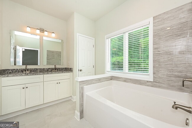 Building Photo - 127 Hunts Ml Cir