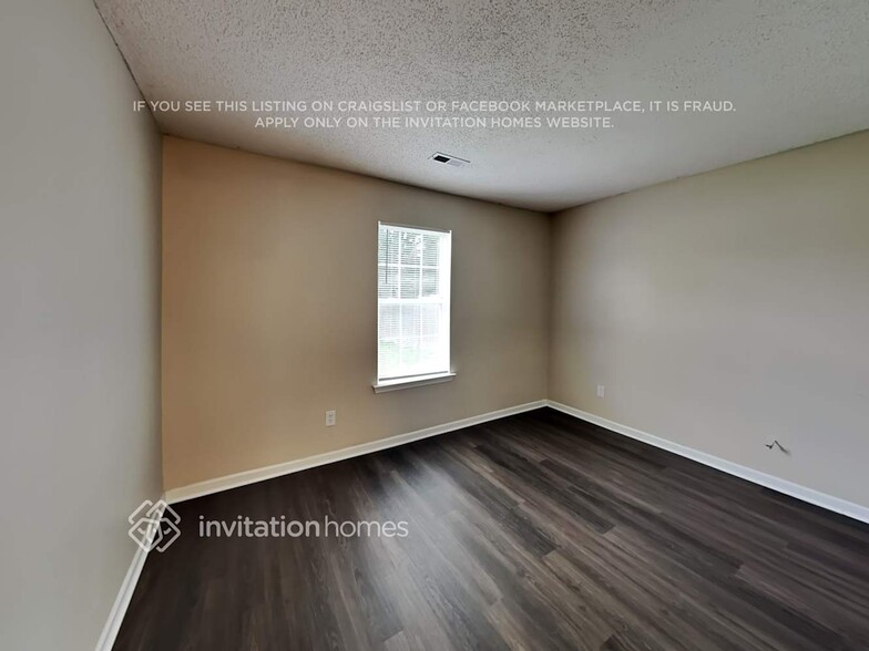 Building Photo - 1707 Oakdale Green Dr