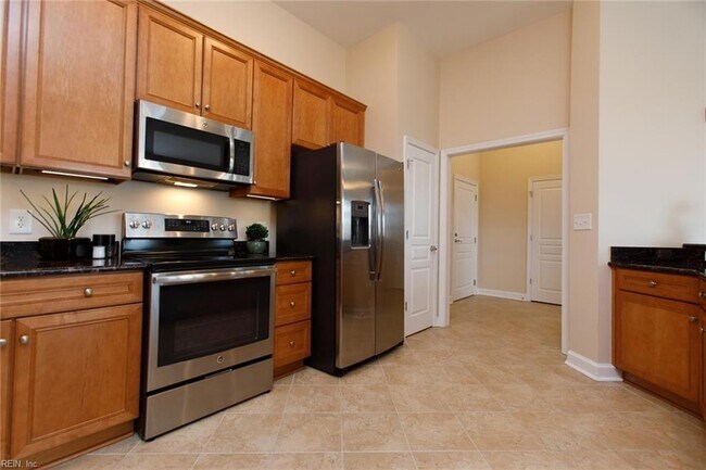 Building Photo - 670 Town Center Dr