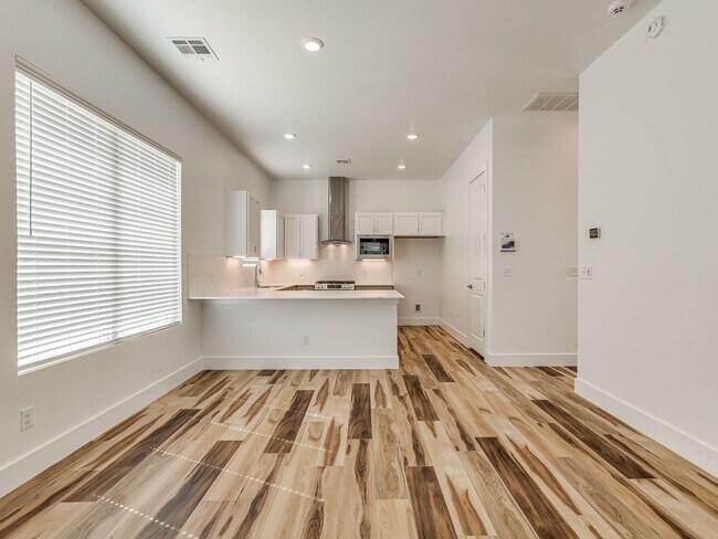 Building Photo - Home in Edmond/Oklahoma City