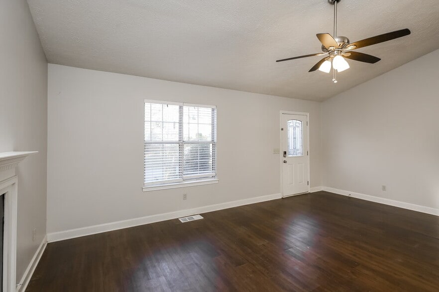 Building Photo - 173 Colemans Bluff Dr