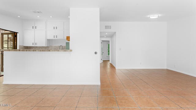 Building Photo - 1450 Benedict Canyon Drive