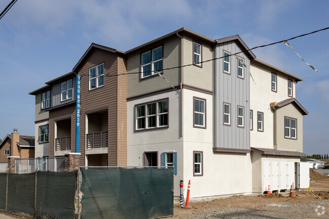 Primary Photo - Upton Townhomes