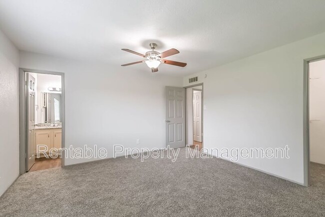 Building Photo - 14634 Dartwood Dr