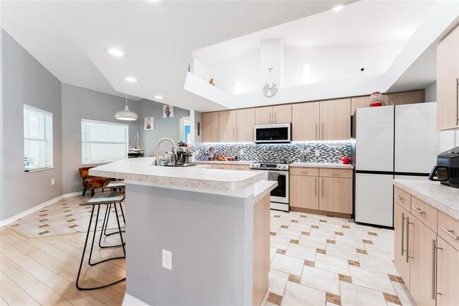 Building Photo - 27351 Golf Course Loop