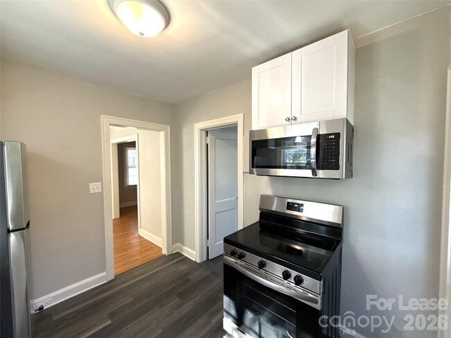 Building Photo - 1408 Ivey Dr