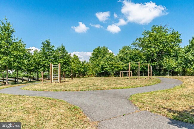 Building Photo - 43472 Hopestone Terrace
