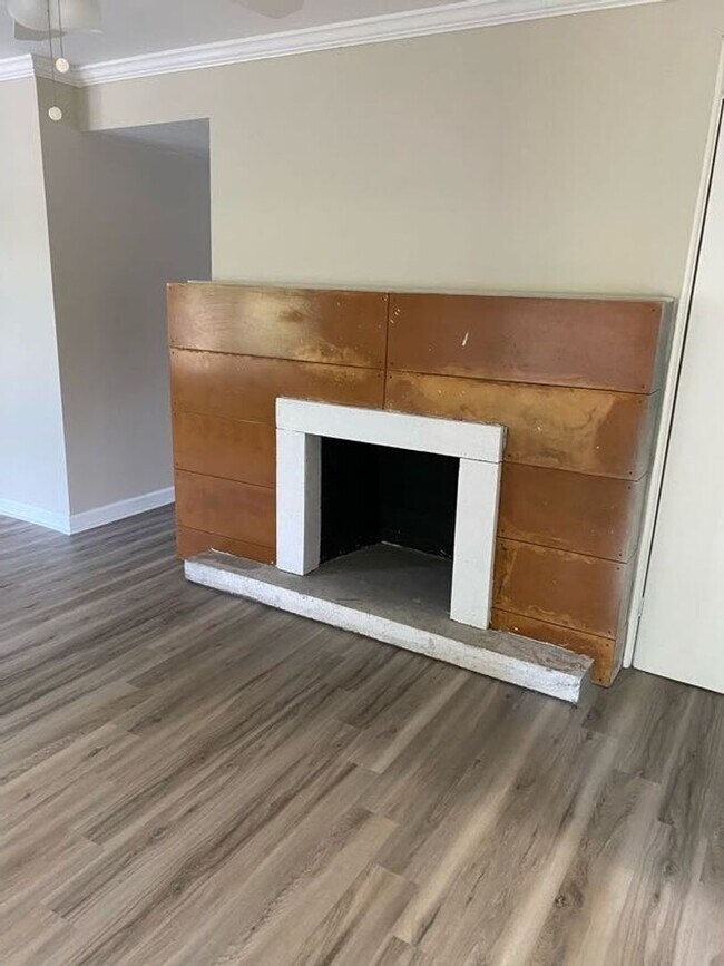 Building Photo - Beautiful Home FOR RENT