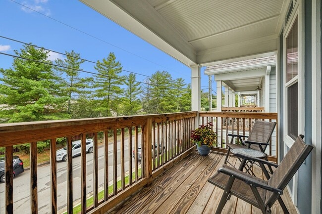 Building Photo - 420 Creative Way