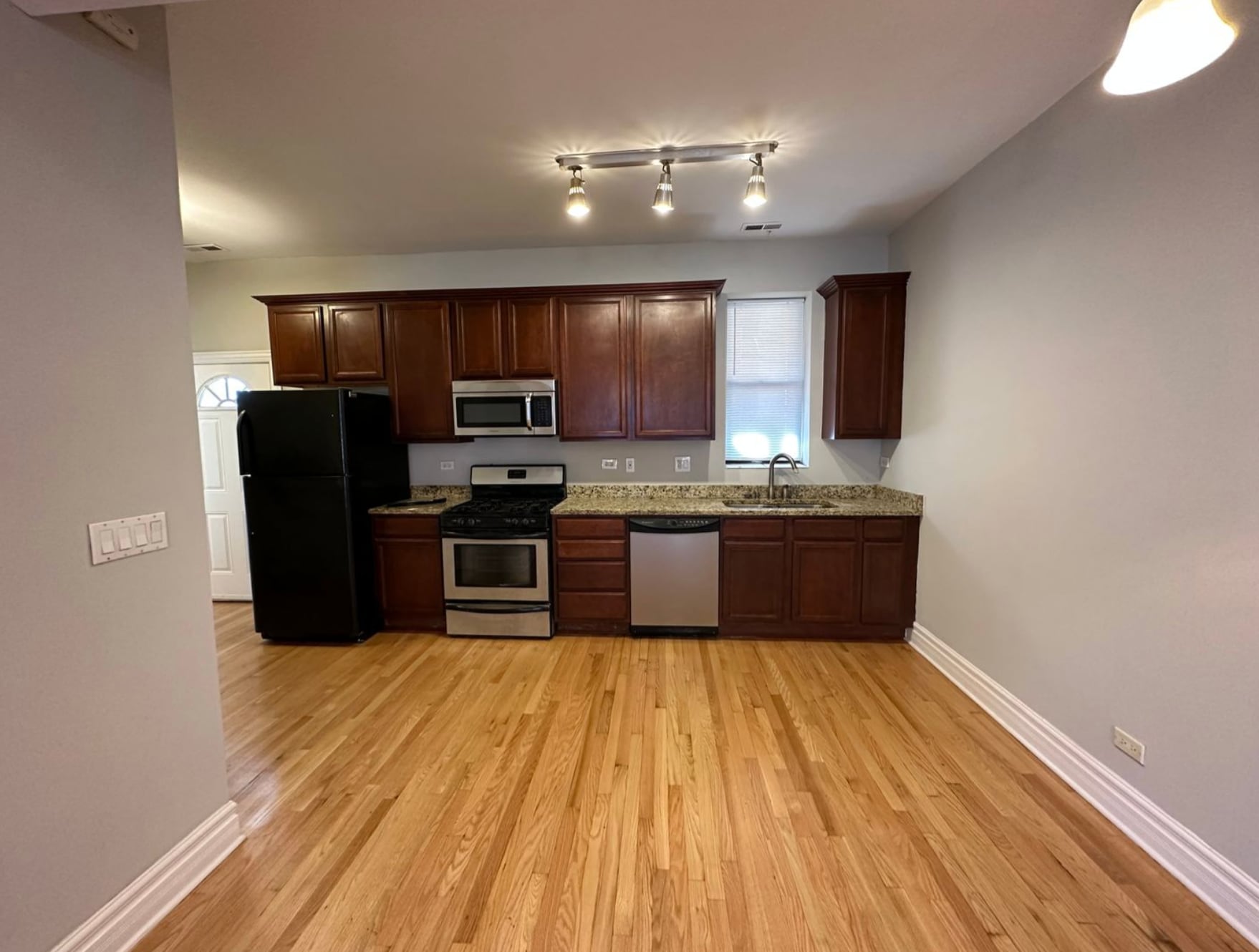 Building Photo - 3925 W Altgeld St