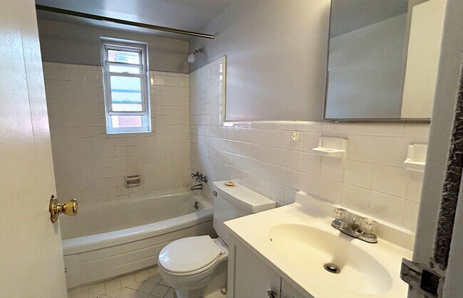 Building Photo - 249 Senator Pl