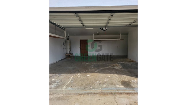 Building Photo - NOW AVAILABLE! Make this spacious 4 bedroo...