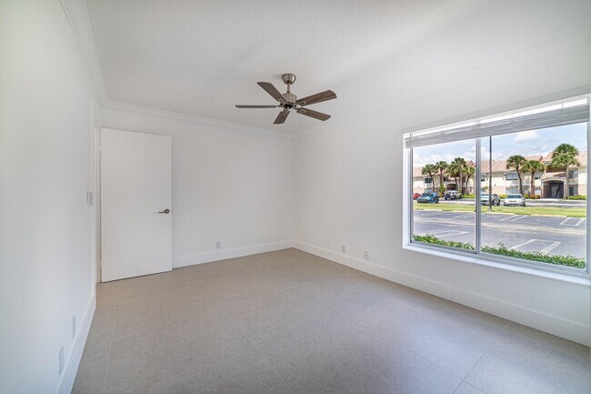 Building Photo - 815 Boynton Beach Blvd