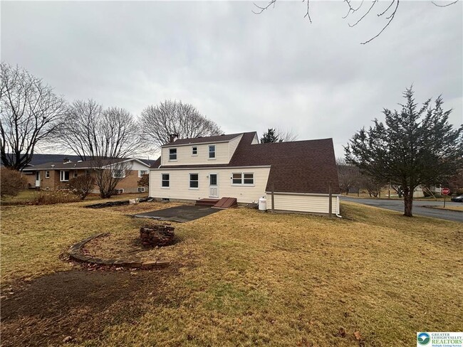 Building Photo - 257 E 2nd St