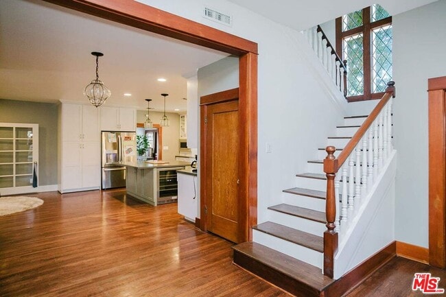 Building Photo - 13239 Addison St