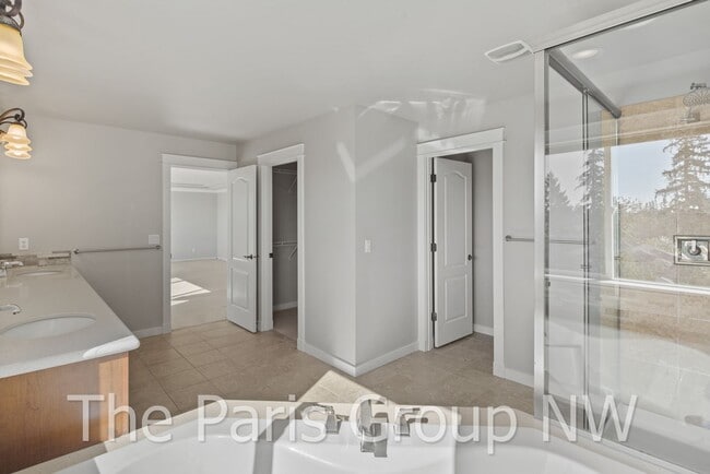 Building Photo - Stunning 3438sf Newcastle Craftsman Near T...
