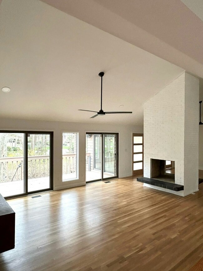 Building Photo - 104 Jerdone Rd