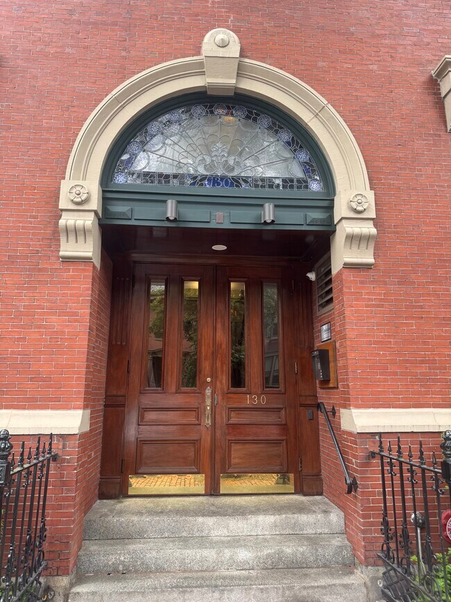 Primary Photo - 130 Appleton St