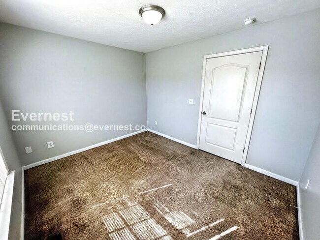 Building Photo - Limited Time Special Offer! / Spacious 3 Bed, 2 Bath Home with Deck, Patio, and Attached Garage