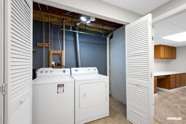 Building Photo - Spacious 2 Story Townhome + finished basem...