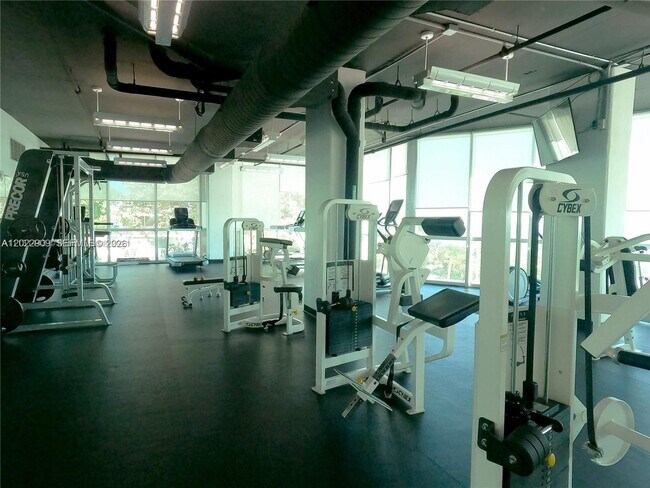 Building Photo - 2101 Brickell Ave