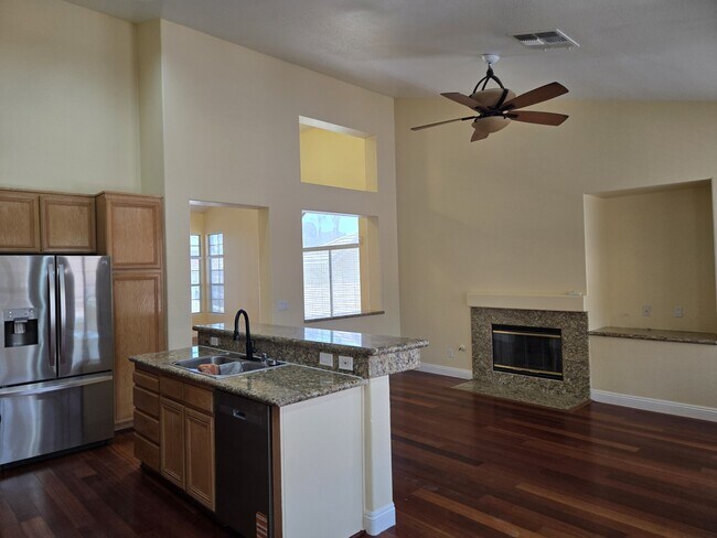 Building Photo - 8417 San Ramon Dr