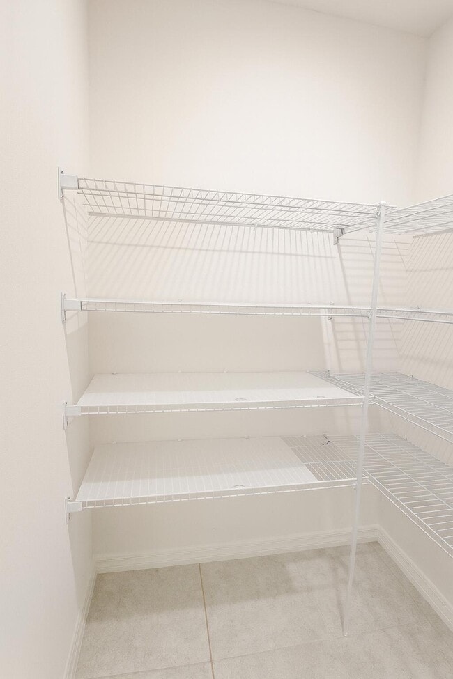 Building Photo - 1963 SW Import Dr