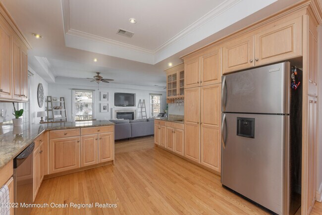 Building Photo - 322 Broadway