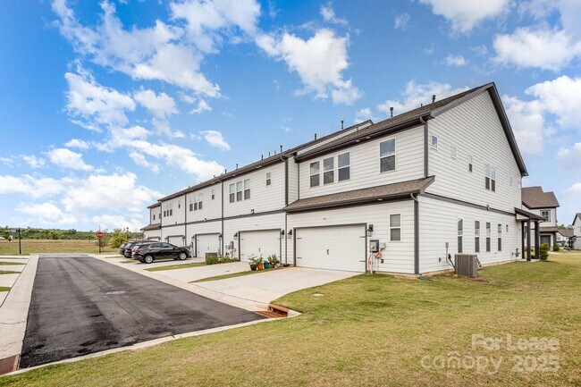 Building Photo - 5710 Gulch Pl