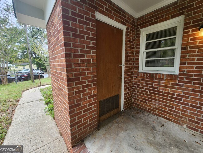 Building Photo - 2639 Willow St