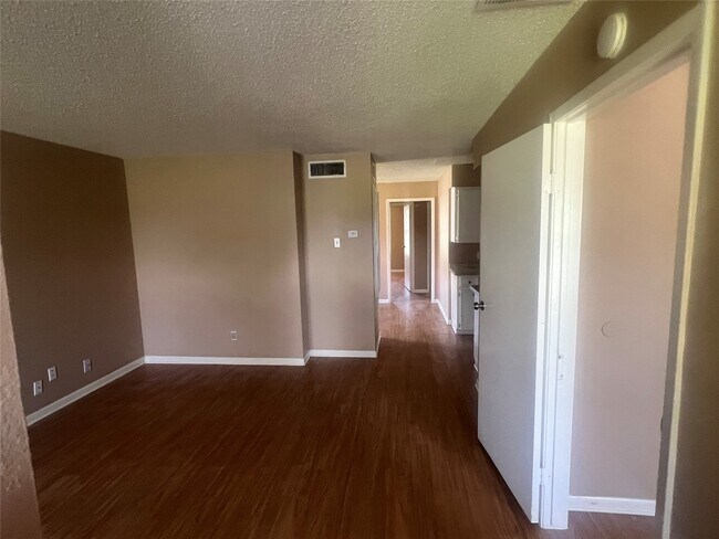 Building Photo - 12207 11th St