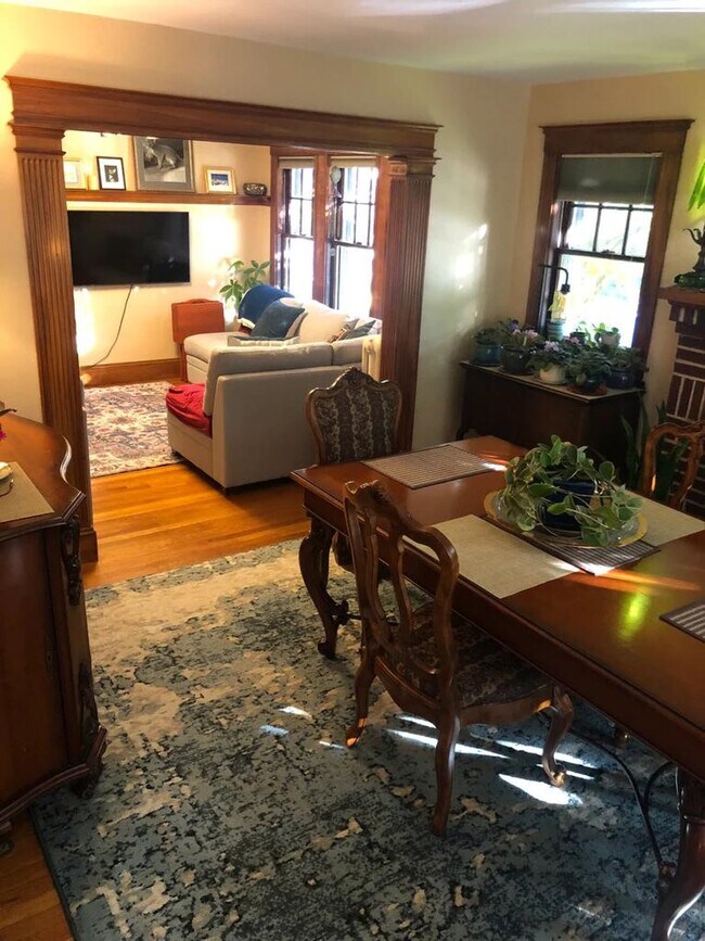 Building Photo - 112 Manthorne Rd