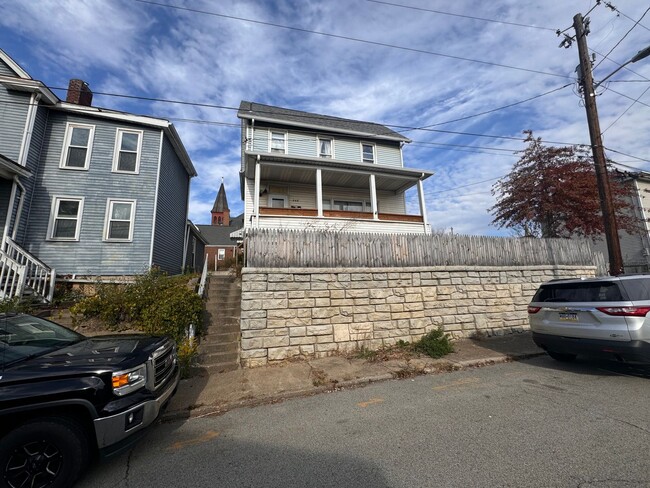 Primary Photo - Beautiful 3 Bedroom house in Tarentum