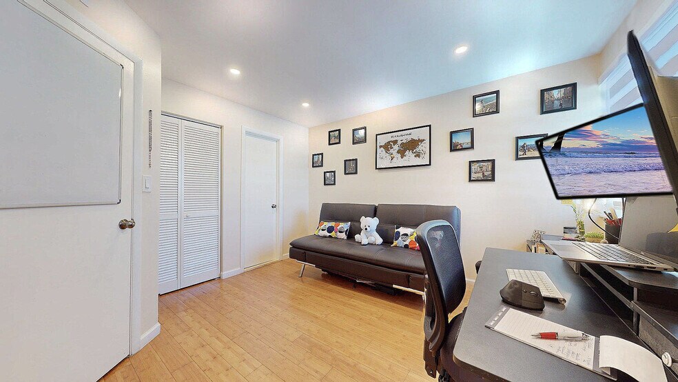 Building Photo - 6840 SW 45th Ln