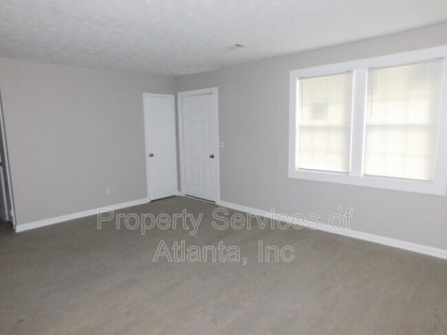 Building Photo - 10137 Waterford Rd NE