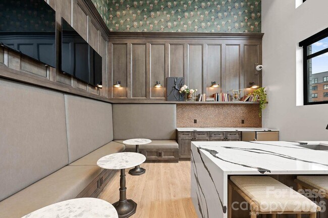 Building Photo - 2025 Cleveland Ave