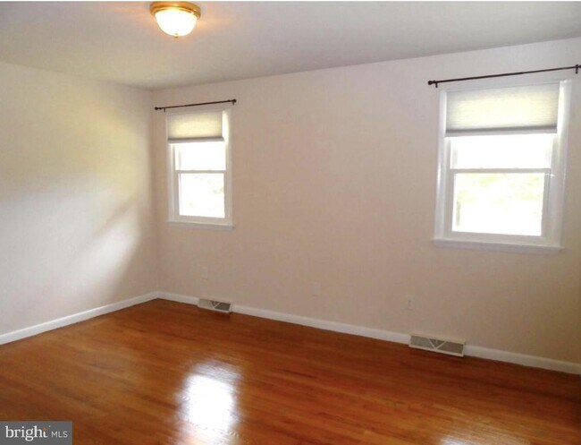 Building Photo - 9400 Tiller Dr