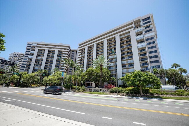 Building Photo - 4900 N Ocean Blvd