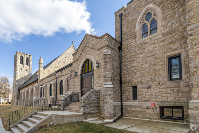 Building Photo - 5250 Wayne Ave