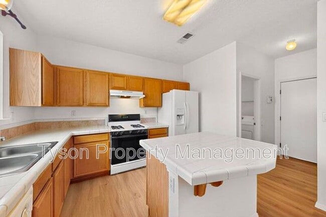 Building Photo - 10027 Silverton Dr NW